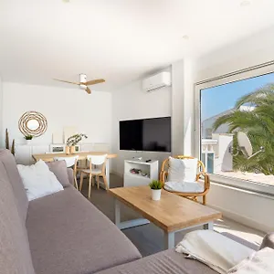 https://moderno-apartamento-playa-laguna-beach.1costadelsol.com